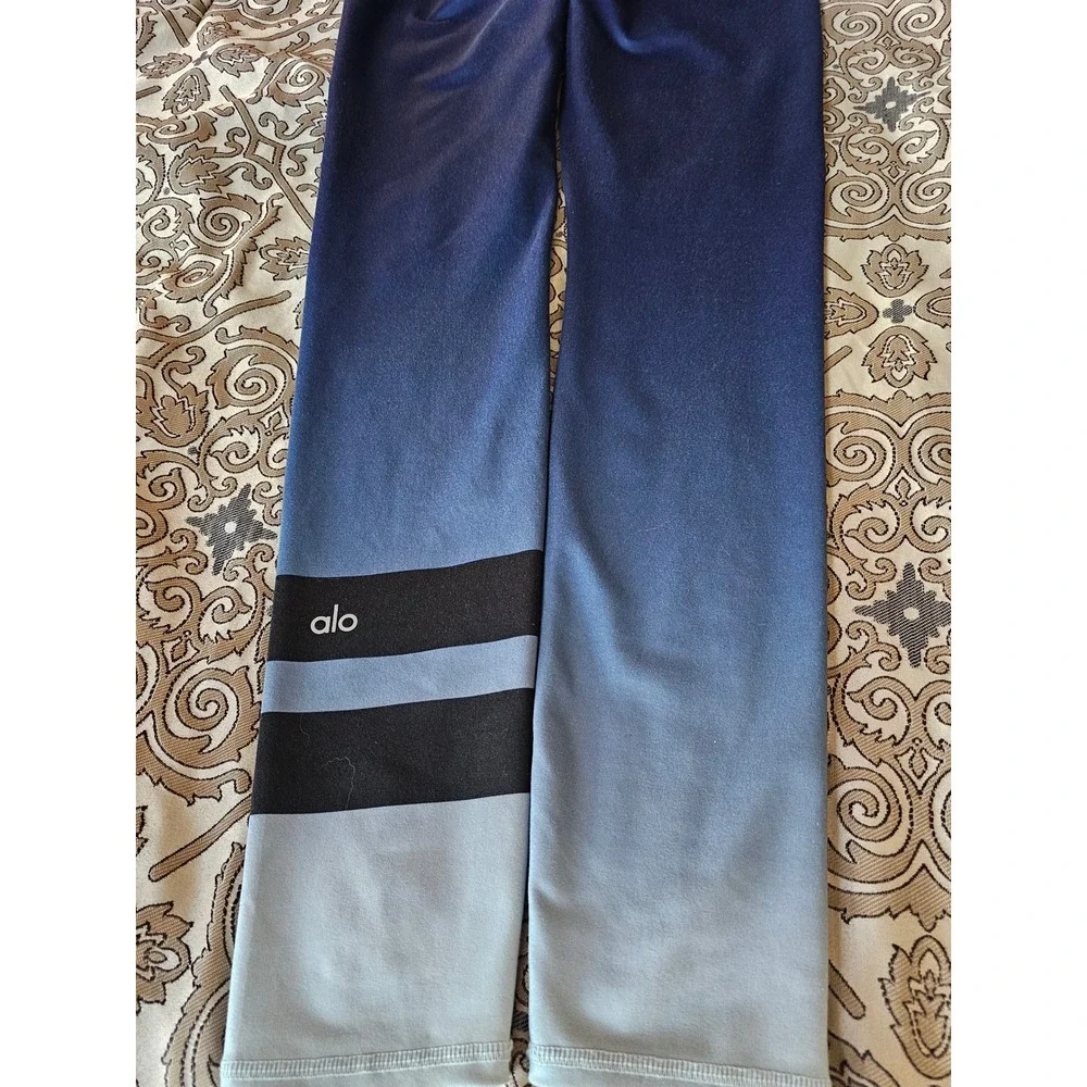 ALO Yoga Airbrush Ombré Gradient Stripe Leggings Blue Black Size M 29